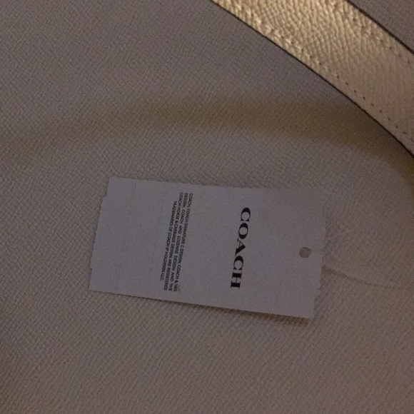 Beautiful Coach Leather Purse - Picture 3 of 5